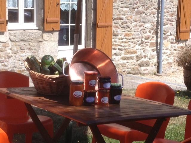 La Grange Ô Belles Acomodação com café da manhã Champfrémont Exterior foto